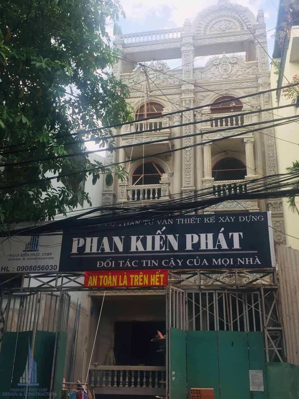 Thi Cong Hoan Thien Phao Chi Co Dien Cho Biet Thu Nha Anh Minh Go Vap